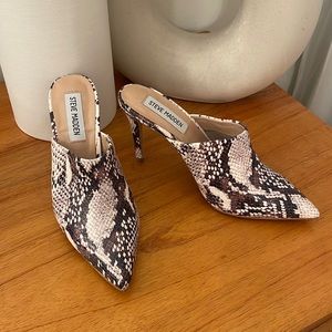 Steve Madden Snakeskin Mules, Size 6